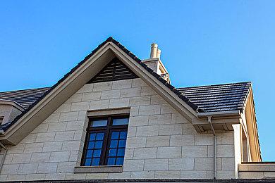 《明末：渊虚之羽》全新截图 冷艳女侠大战可怕敌人